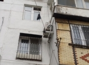 Satılır 4 otaqlı 100 m2 köhnə tikili Xalqlar Dostluğu m.