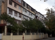 Satılır 1 otaqlı 34 m2 köhnə tikili Ayna Sultanova heykəli