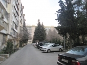 Satılır 4 otaqlı 103 m2 köhnə tikili Ayna Sultanova heykəli