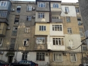 Satılır 3 otaqlı 90 m2 köhnə tikili Rusiya səfirliyi