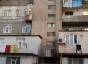 Satılır 2 otaqlı 43 m2 köhnə tikili Tibb Universiteti