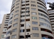 Satılır 3 otaqlı 130 m2 yeni tikili Elmlər Akademiyası m.