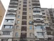 Satılır 4 otaqlı 100 m2 köhnə tikili Zərifə Əliyeva adına park