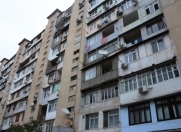 Satılır 3 otaqlı 75 m2 köhnə tikili Yasamal r.