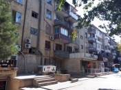 Satılır 1 otaqlı 30 m2 köhnə tikili Elmlər Akademiyası m.