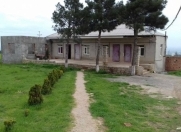 Satılır 15 otaqlı 20000 m2 obyekt Saray