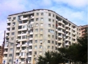 Satılır 2 otaqlı 60 m2 yeni tikili Xalqlar Dostluğu m.