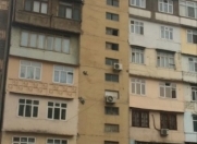 Satılır 3 otaqlı 80 m2 köhnə tikili 9 mkr
