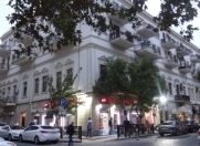 İcarəyə verilir 5 otaqlı 400 m2 köhnə tikili Sahil m.