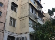 Satılır 3 otaqlı 70 m2 köhnə tikili Neftçilər m.