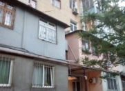 İcarəyə verilir 1 otaqlı 35 m2 köhnə tikili Nəsimi r.