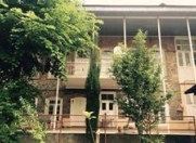 İcarəyə verilir 8 otaqlı 210 m2 həyət evi Şəki