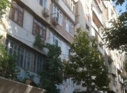Satılır 4 otaqlı 90 m2 köhnə tikili 9 mkr
