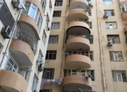 Satılır 4 otaqlı 131 m2 yeni tikili İnşaatçılar m.