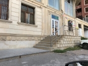 İcarəyə verilir 4 otaqlı 162 m2 ofis Nizami m.