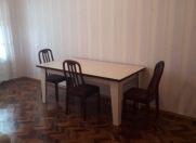 Satılır 2 otaqlı 65 m2 köhnə tikili Ayna Sultanova heykəli