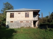 Satılır 7 otaqlı 700 m2 həyət evi Qax