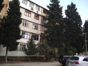 Satılır 5 otaqlı 140 m2 köhnə tikili Xalqlar Dostluğu m.