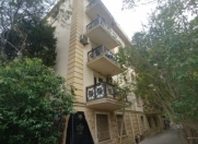 Satılır 1 otaqlı 33 m2 köhnə tikili Elmlər Akademiyası m.