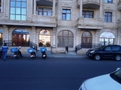 Satılır 4 otaqlı 200 m2 obyekt Gənclik m.