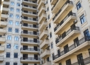 İcarəyə verilir 4 otaqlı 200 m2 yeni tikili Nizami m.