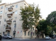 Satılır 4 otaqlı 120 m2 köhnə tikili Səbail r.