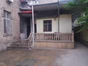 Satılır 2 otaqlı 45 m2 köhnə tikili Rəsulzadə