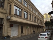 İcarəyə verilir 3 otaqlı 70 m2 köhnə tikili Sahil m.