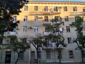 Satılır 3 otaqlı 86 m2 köhnə tikili Sahil m.