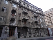 İcarəyə verilir 3 otaqlı 100 m2 köhnə tikili İçəri Şəhər m.