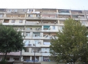 Satılır 5 otaqlı 100 m2 köhnə tikili Xalqlar Dostluğu m.