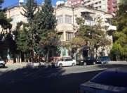 Satılır 3 otaqlı 90 m2 köhnə tikili Tibb Universiteti