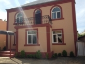 Satılır 5 otaqlı 250 m2 həyət evi Badamdar