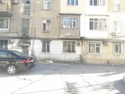 Satılır 3 otaqlı 85 m2 köhnə tikili Rusiya səfirliyi