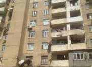 Satılır 2 otaqlı 49 m2 köhnə tikili Qara Qarayev m.