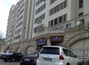 Satılır 3 otaqlı 70 m2 köhnə tikili Ayna Sultanova heykəli