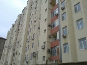 Satılır 2 otaqlı 65 m2 yeni tikili İnşaatçılar m.