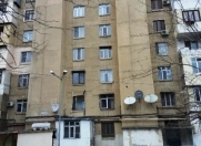 Satılır 4 otaqlı 100 m2 köhnə tikili Xalqlar Dostluğu m.