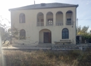 Satılır 5 otaqlı 200 m2 bağ evi Saray