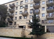 Satılır 1 otaqlı 40 m2 köhnə tikili Flame Towers