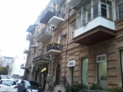 Satılır 4 otaqlı 160 m2 köhnə tikili Fəvvarələr meydanı