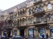 İcarəyə verilir 3 otaqlı 90 m2 köhnə tikili 28 May m.