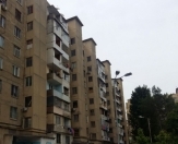 Satılır 5 otaqlı 1200 m2 köhnə tikili Əhmədli m.