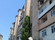 Satılır 3 otaqlı 75 m2 köhnə tikili Sərhədçi İdman kompleksi