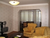 İcarəyə verilir 3 otaqlı 65 m2 köhnə tikili 28 May m.