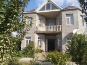 Satılır 6 otaqlı 220 m2 həyət evi Buzovna