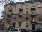 Satılır 7 otaqlı 410 m2 ofis Elmlər Akademiyası m.