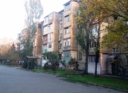 Satılır 3 otaqlı 70 m2 köhnə tikili 8 km