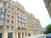 Satılır 2 otaqlı 300 m2 obyekt Rəssamlıq Akademiyası