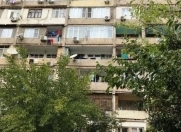 Satılır 2 otaqlı 55 m2 köhnə tikili İnşaatçılar m.